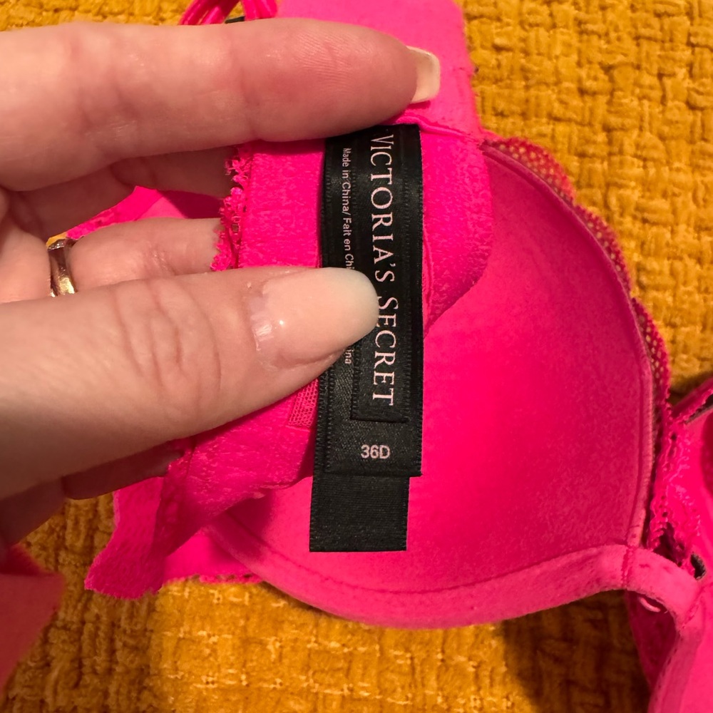 Victoria’s Secret Hot Pink push up - 36D